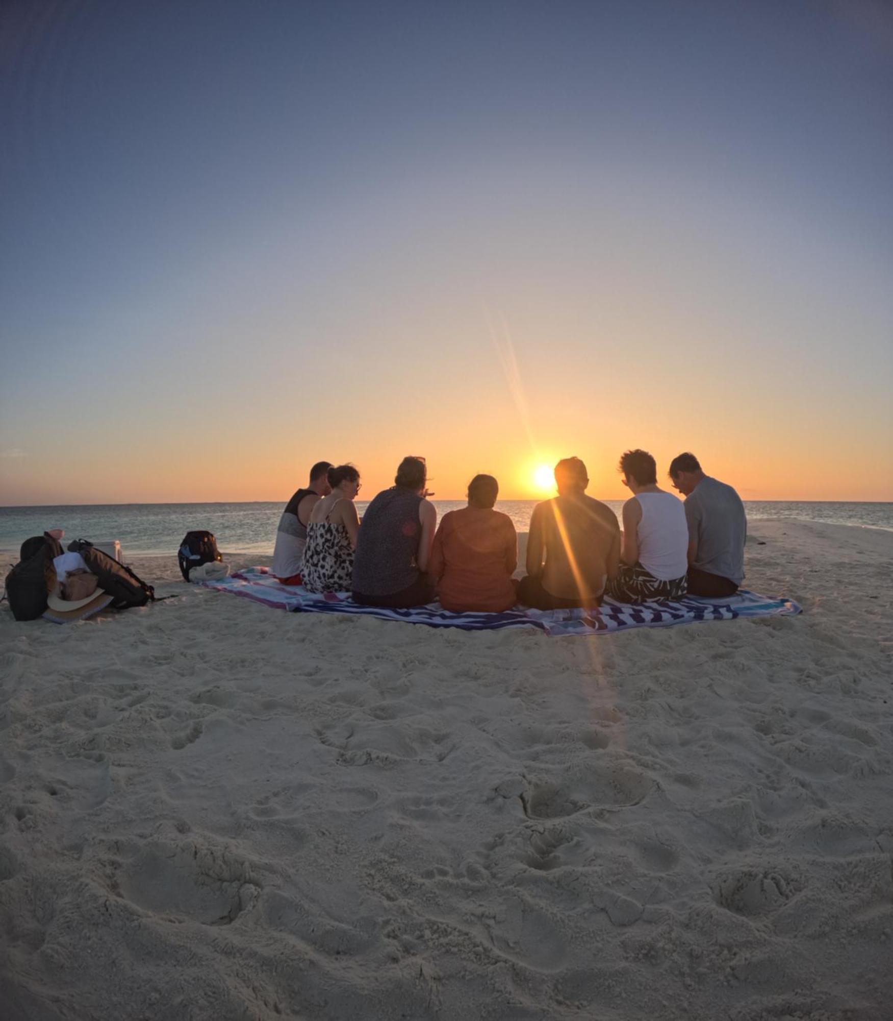 Aqua Sunset Hotel Gulhi Luaran gambar